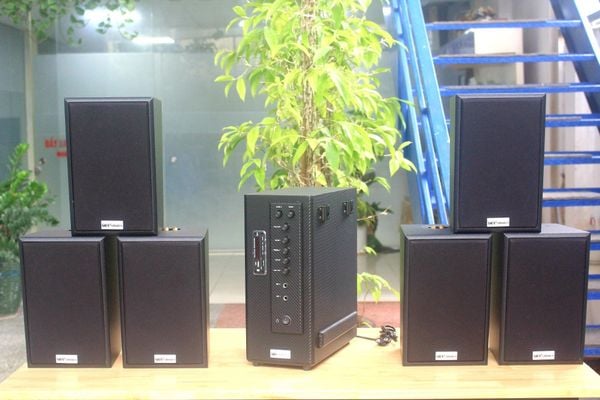 [Diện tích 120m2 + 02 Kênh] AMT907_SG Goldsound 2 vùng âm lượng 900w + 6 loa Goldsound V40C_SG 40w, loa được thiết kế riêng cho quán, bật lớn không tạp âm, miễn phí công lắp đặt, bảo hành dài hạn 5 năm.