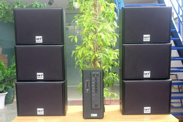 Dàn loa treo tường: Amply AMT907 + 6 V130, Amply hai vùng âm lượng, loa được thiết kế riêng, bật lớn không tạp âm, miễn phí công lắp đặt, bảo hành dài hạn 5 năm.