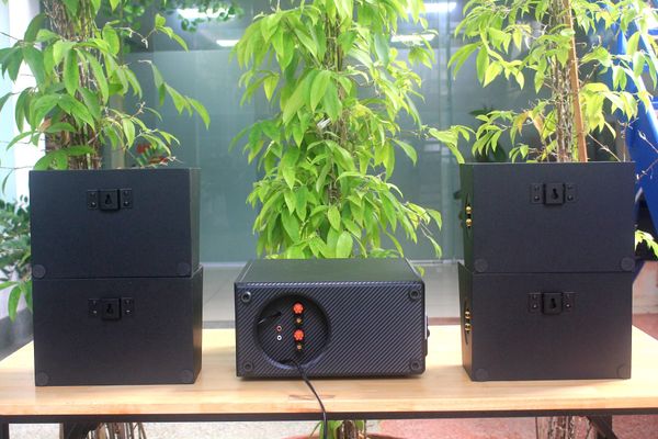 Dàn loa sân vườn: âm ly AMT384 Goldsound 2 vùng âm lượng 380w + 4 loa Goldsound ngoài trời V40NT 40w, loa được thiết kế riêng cho quán, bật lớn không tạp âm, miễn phí công lắp đặt, bảo hành 12 tháng