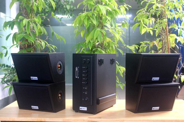 Dàn loa sân vườn: âm ly AMT384 Goldsound 2 vùng âm lượng 380w + 4 loa Goldsound ngoài trời V40NT 40w, loa được thiết kế riêng cho quán, bật lớn không tạp âm, miễn phí công lắp đặt, bảo hành 12 tháng