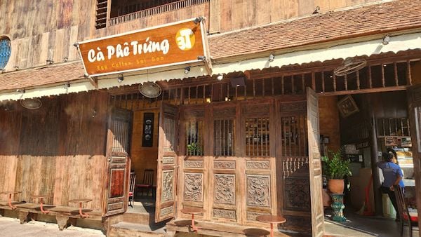 Loa Goldsound cho Cà Phê Trứng 3T - Ngô Văn Năm, Quận 1, TP. HCM, loa được thiết kế riêng cho quán, bật lớn không tạp âm, miễn phí công lắp đặt, bảo hành dài hạn 5 năm