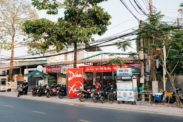 Loa Goldsound cho Cafe & cơm trưa văn phòng DIỄM XƯA, P. Phú Khương, Bến Tre, amply 2 kênh 380w, bluetooth 5.0, 8 loa 13w, loa được thiết kế riêng cho quán, bật lớn không tạp âm, miễn phí công lắp đặt, bảo hành dài hạn 5 năm