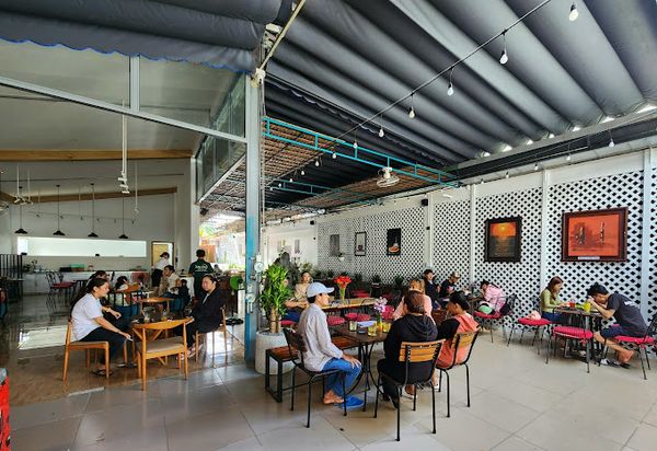 Loa Goldsound cho Cafe & cơm trưa văn phòng DIỄM XƯA, P. Phú Khương, Bến Tre, amply 2 kênh 380w, bluetooth 5.0, 8 loa 13w, loa được thiết kế riêng cho quán, bật lớn không tạp âm, miễn phí công lắp đặt, bảo hành dài hạn 5 năm