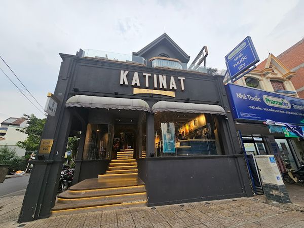 Loa Goldsound cho Katinat Tân Sơn Nhì, Tân Phú, TP.HCM, amply 2 vùng 380w, bluetooth 5.0, 8 loa V25c-25w, loa được thiết kế riêng cho quán, bật lớn không tạp âm, miễn phí công lắp đặt, bảo hành dài hạn 5 năm.
