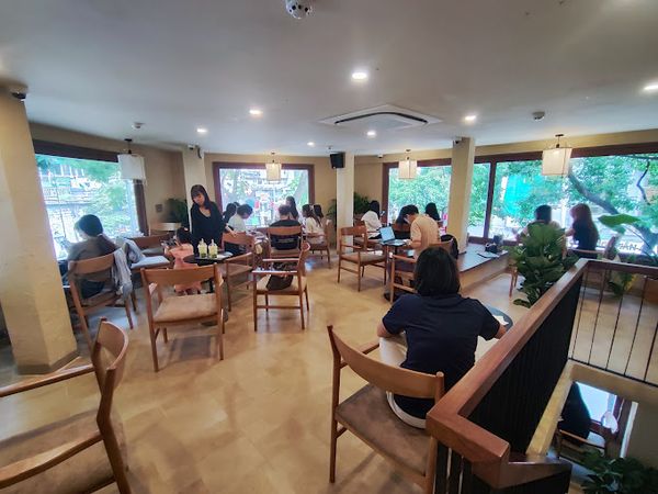 Loa thông báo, phát nhạc nền tự động Goldsound cho quán cà phê Phê La Hàng Cót, loa được thiết kế riêng cho quán, miễn phí công lắp đặt, bảo hành 60 tháng.