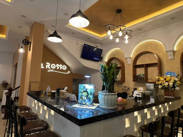 Loa cho quán cà phê Del Rosso (Coffee Food and Wine), Long Biên, Hà Nội, loa được thiết kế riêng cho quán, bật lớn không tạp âm, miễn phí công lắp đặt, bảo hành dài hạn 5 năm