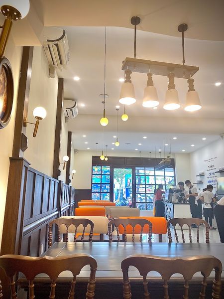 Loa Goldsound âm trần cho Trung Nguyên E-Coffee Kha Vạn Cân, Loa âm trần VAT28-28w thùng gỗ, Amply A384-4K 4 vùng 800w, Amply 4 - 6 vùng âm lượng, loa được thiết kế riêng cho quán, bật lớn không tạp âm, miễn phí công lắp đặt, bảo hành dài hạn 5 năm.