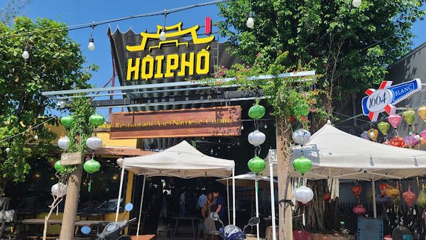 Loa cho Hội Phố - Coffee & Vietnamese Cuisine, KĐT Vạn Phúc, TP. Thủ Đức, Amply 4 - 6 vùng âm lượng, loa thùng gỗ, miễn phí vận chuyển lắp đặt, bảo hành dài hạn 5 năm.