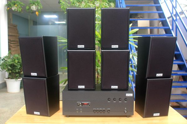 Dàn loa treo tường thông báo, phát nhạc nền tự động: Amply A384-4K Goldsound 4 vùng âm lượng 800w + 8 loa Goldsound V55C 55w Amply 4 - 6 vùng âm lượng, loa được thiết kế riêng cho quán, bật lớn không tạp âm