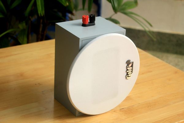 Loa vệ tinh âm trần Goldsound VAT12-SG Gold4cafe (1 loa) - công suất 12w, củ loa toàn dải cả âm Bass &Tress 3 inch, loa được thiết kế đập chậm để phù hợp với style quán dịch vụ, kích thước 12.5x19.5x10.5 cm (C - R - S); chất liệu thùng gỗ 100%.