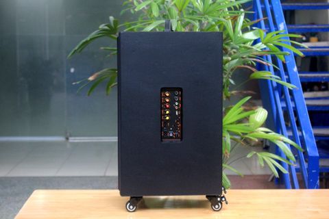 Loa di động D230PU_DA, pin 4 - 6 tiếng, công suất 230w, bass 25 inch, 1 treble, bluetooth 5.0, cổng cắm Micro, cổng rca, khe usb, thiết kế loa thùng gỗ, cao 57.25 cm, rộng 35.5 cm, sâu 36 cm. Bảo hành 12 tháng