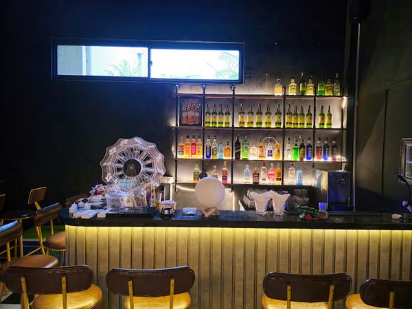 Loa Goldsound cho Hidden Alley Bar Quận 3, TP.HCM, amply 2 kênh 1200w, bluetooth 5.0, loa V238-238w, loa được thiết kế riêng cho quán, bật lớn không tạp âm, miễn phí công lắp đặt, bảo hành dài hạn 5 năm