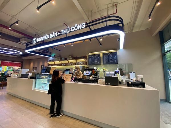 Loa Goldsound cho Phê La Lê Văn Thiêm, loa được thiết kế riêng cho quán, bật lớn không tạp âm, miễn phí công lắp đặt, bảo hành dài hạn 5 năm