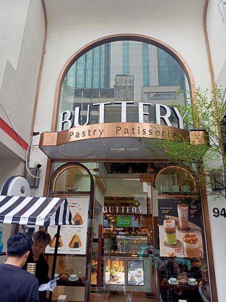 Loa Goldsound cho Buttery Cake & Cafe, Quận 1, TP HCM, loa V40C-40w, loa được thiết kế riêng cho quán, bật lớn không tạp âm, miễn phí công lắp đặt, bảo hành dài hạn 5 năm