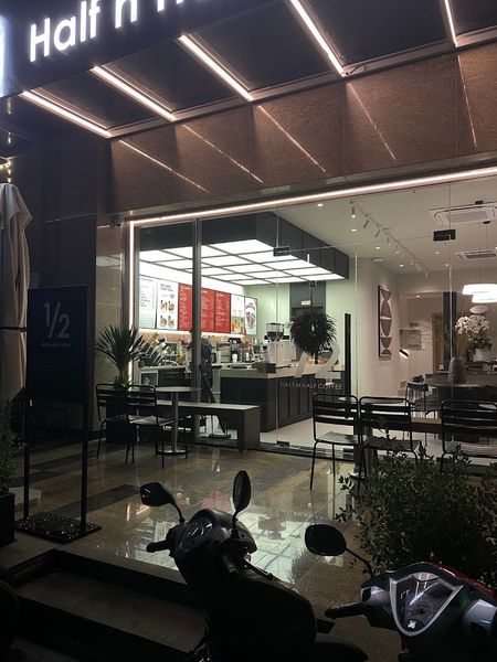 Loa Goldsound cho Half n Half coffee - Sarina Hoàng Thế Thiện, TP.HCM, amply 2 kênh 380w, bluetooth 5.0, loa 25C - 25w, loa được thiết kế riêng cho quán, bật lớn không tạp âm, miễn phí công lắp đặt, bảo hành dài hạn 5 năm