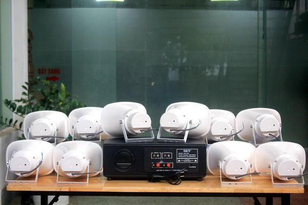 [Loa thông báo] Amply A917PU-100V-2K + 10 Ne20w, Amply hai vùng âm lượng, loa được thiết kế riêng, bật lớn không tạp âm, miễn phí công lắp đặt, bảo hành dài hạn 12 tháng.