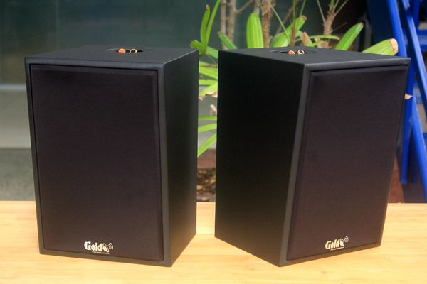 Loa Goldsound vệ tinh treo tường V70C-PU_TH (số lượng 01 loa), công suất 70w, loa Bass 5.25 inch, treble 10 cm, kích thước rộng 22.5 cm, cao 32.5 cm, sâu 24.5 cm, phủ da cao cấp, bảo hành dài hạn 5 năm.