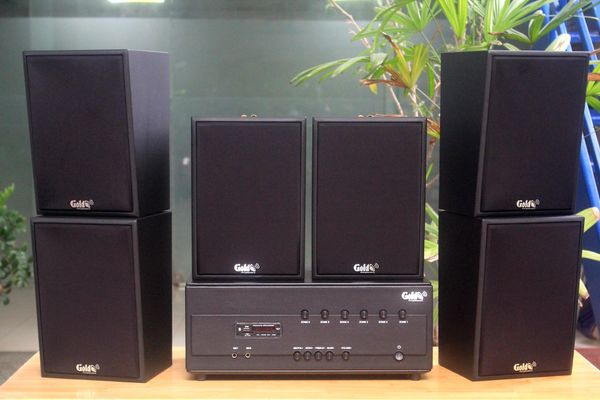 Dàn loa treo tường thông báo phát nhạc nền tự động: Amply A384PU-6K Goldsound 6 vùng âm lượng 1200w + 6 loa Goldsound V70C-PU, Amply 4 - 6 vùng âm lượng, loa được thiết kế riêng cho quán, bật lớn không tạp âm
