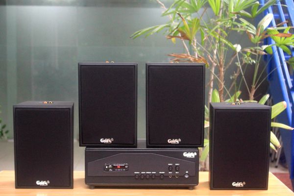 Dàn loa treo tường thông báo phát nhạc nền tự động: Amply A917PU-2K Goldsound 2 vùng âm lượng 1200w + 4 loa Goldsound V70C-PU 70w, loa được thiết kế riêng cho quán, bật lớn không tạp âm