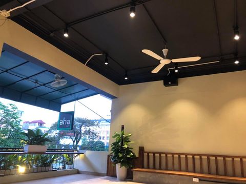 Loa cho AHA  tại đường Lê Thái Tổ, TP Bắc Ninh, loa được thiết kế riêng cho quán, bật lớn không tạp âm, miễn phí công lắp đặt, bảo hành dài hạn 5 năm