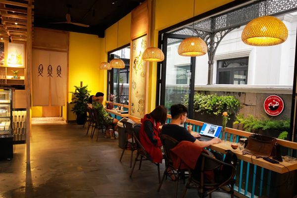 Loa cho quán Koi Coffee, Vinhomes Oceanpark, Amply 4 - 6 vùng âm lượng, loa được thiết kế riêng cho quán, bật lớn không tạp âm, miễn phí công lắp đặt, bảo hành dài hạn 5 năm.