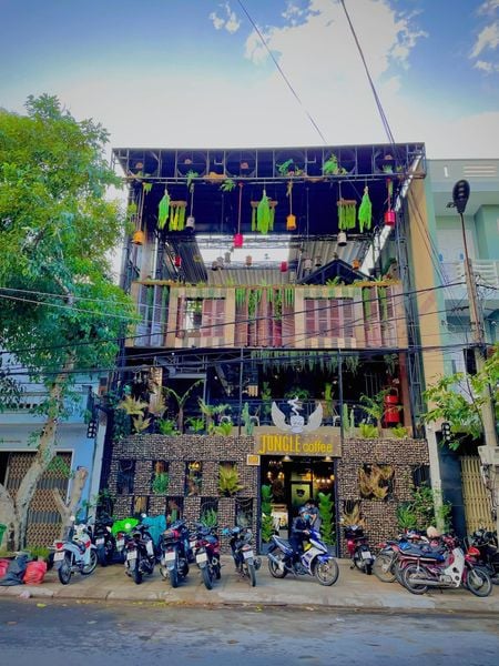 Loa Goldsound cho Jungle Coffee, Tuy Hoà, Phú Yên, loa được thiết kế riêng cho quán, bật lớn không tạp âm, miễn phí công lắp đặt, bảo hành dài hạn 5 năm