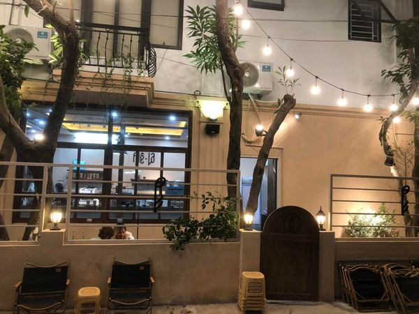 Hệ thống âm thanh cho Phê La, Đại La, Amply 4 - 6 vùng âm lượng, loa được thiết kế riêng cho quán, bật lớn không tạp âm, miễn phí công lắp đặt, bảo hành dài hạn 5 năm.