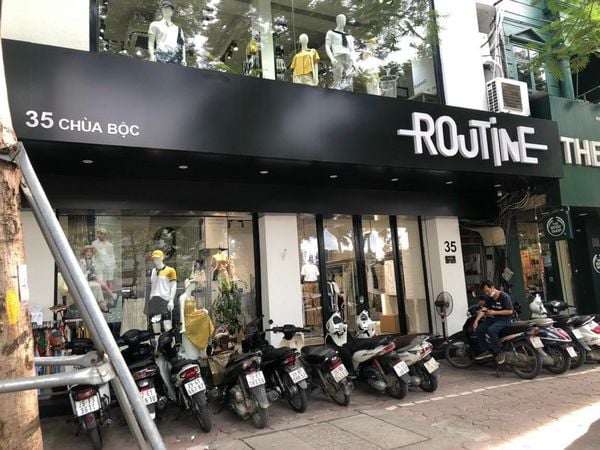 Loa Goldsound cho chuỗi thời trang Routine (Chùa Bộc), Amply 4 - 6 vùng âm lượng, loa được thiết kế riêng cho không gian quán, miễn phí công lắp đặt, bảo hành dài hạn 5 năm.