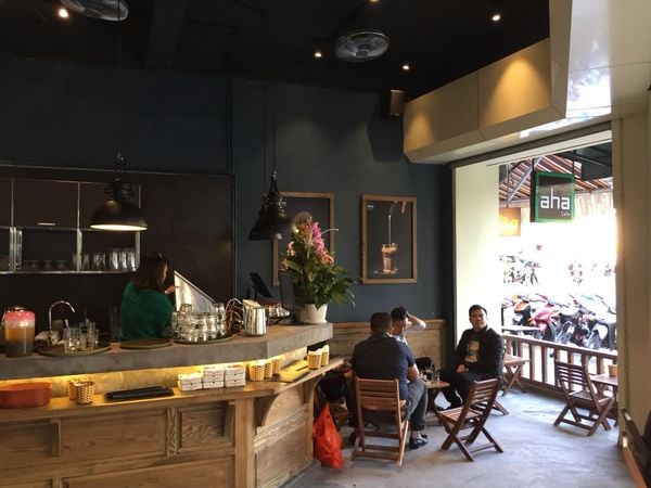 Hệ thống âm thanh cho Aha Cafe Lương Ngọc Quyến, Amply 4 - 6 vùng âm lượng, loa được thiết kế riêng cho quán, bật lớn không tạp âm, miễn phí công lắp đặt, bảo hành dài hạn 5 năm.