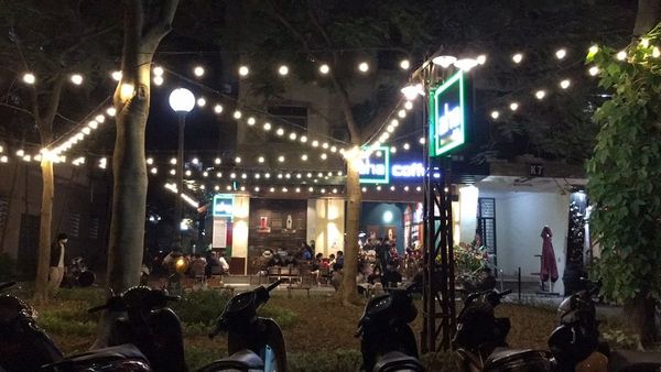 Hệ thống âm thanh cho chuỗi Aha Cafe, Khu ĐT Việt Hưng, Amply 4 - 6 vùng âm lượng, loa được thiết kế riêng cho quán, bật lớn không tạp âm, miễn phí công lắp đặt, bảo hành dài hạn 5 năm.