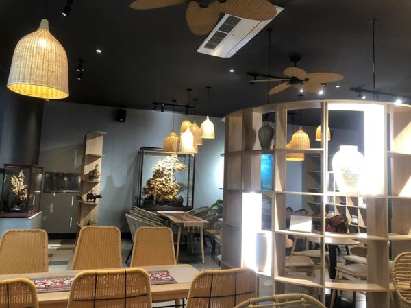 Loa Goldsound cho quán cafe Trúc Lâm tại Bảo Tàng Dân tộc,  Amply 4 - 6 vùng âm lượng, loa được thiết kế riêng cho quán, bật lớn không tạp âm, miễn phí công lắp đặt, bảo hành dài hạn 5 năm.