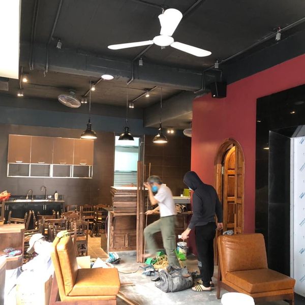 Hệ thống âm thanh cho AHA Cafe Triều Khúc, Amply 4 - 6 vùng âm lượng, loa được thiết kế riêng cho quán, bật lớn không tạp âm, miễn phí công lắp đặt, bảo hành dài hạn 5 năm.