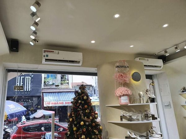 Loa Goldsound cho Naga Shoes, Amply 4 - 6 vùng âm lượng, loa được thiết kế riêng cho không gian quán, miễn phí công lắp đặt, bảo hành dài hạn 5 năm.