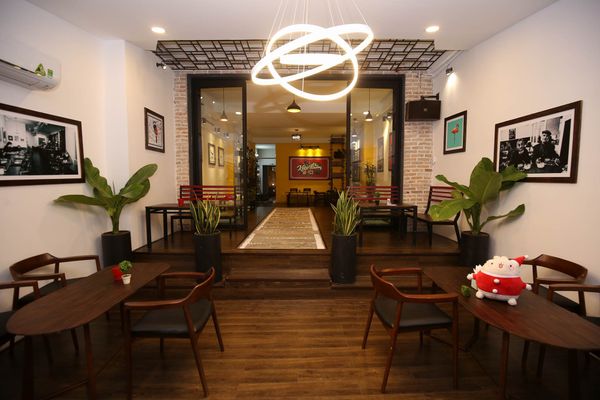 Loa Goldsound cho RoyalTea 33 Cộng Hoà, quận Tân Bình, Hồ Chí Minh, Amply 4 - 6 vùng âm lượng, loa được thiết kế riêng cho quán, bật lớn không tạp âm, miễn phí công lắp đặt, bảo hành dài hạn 5 năm.