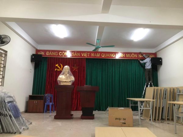 Loa hội trường Loa Goldsound lắp đặt âm thanh cho hội trường, loa được thiết kế riêng cho Hội trường, bật lớn không tạp âm, miễn phí công lắp đặt, bảo hành dài hạn 5 năm