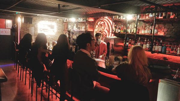 Loa Goldsound cho quán Bar Totem Cocktails& Co, Hoàn Kiếm, Hà Nội, amply 2 kênh 900w, bluetooth 5.0, loa V130-130w, loa được thiết kế riêng cho quán, bật lớn không tạp âm, miễn phí công lắp đặt, bảo hành dài hạn 5 năm