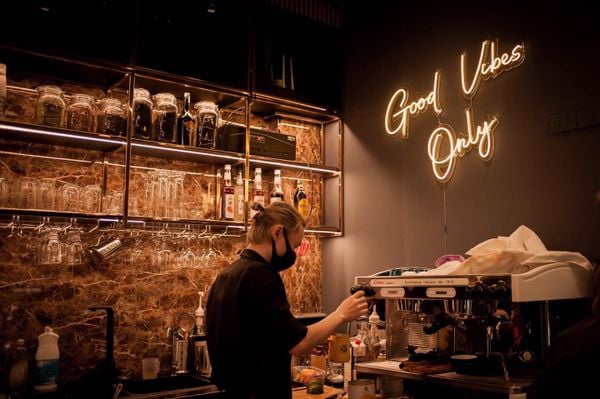 Loa Goldsound cho Hélios Sky View Cafe, Đoàn Thị Điểm, Đống Đa, Amply 4 - 6 vùng âm lượng, loa được thiết kế riêng cho không gian quán, miễn phí công lắp đặt, bảo hành dài hạn 5 năm.