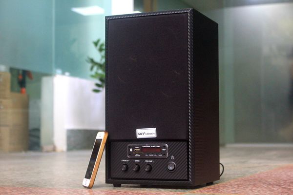 Xả lô cuối Karaoke, loa nghe nhạc