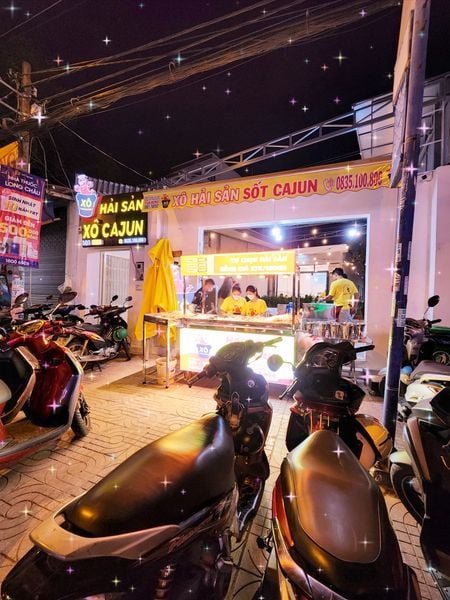 Loa Goldsound cho Xô Cajun - 101 Hoàng Diệu 2, Linh Trung, Thủ Đức, Amply 4 - 6 vùng âm lượng, loa được thiết kế riêng cho quán, bật lớn không tạp âm, miễn phí công lắp đặt, bảo hành dài hạn 5 năm.