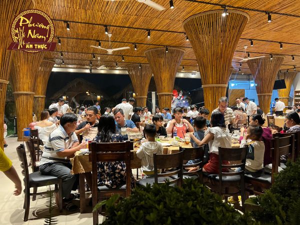 Loa Goldsound lắp đặt âm thanh cho Ẩm thực Phương Nam Long Thành, loa được thiết kế riêng cho quán, bật lớn không tạp âm, miễn phí công lắp đặt, bảo hành dài hạn 5 năm