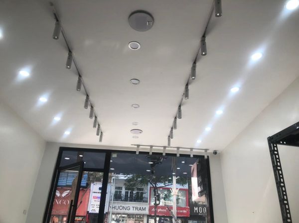 Loa Goldsound cho M.O.S Luxury, Hà Nội, amply 2 kênh 900w, bluetooth 5.0, loa âm trần VAT38 - 38w, loa được thiết kế riêng cho quán, bật lớn không tạp âm, miễn phí công lắp đặt, bảo hành dài hạn 5 năm