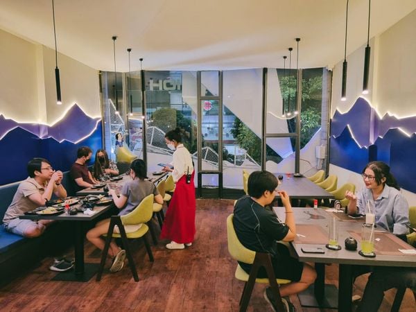 Loa Goldsoun cho SHIBA SUSHI, P2, Q.Phú Nhuận, HCM, Amply 4 - 6 vùng âm lượng, loa được thiết kế riêng cho quán, bật lớn không tạp âm, miễn phí công lắp đặt, bảo hành dài hạn 5 năm.