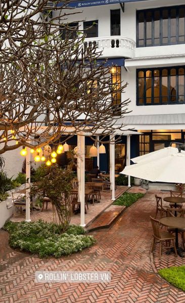 Loa nhà hàng hải sản Rollin' Lobster VN, Tây Hồ, Hà Nội, loa được thiết kế riêng cho quán, bật lớn không tạp âm, miễn phí công lắp đặt, bảo hành dài hạn 5 năm