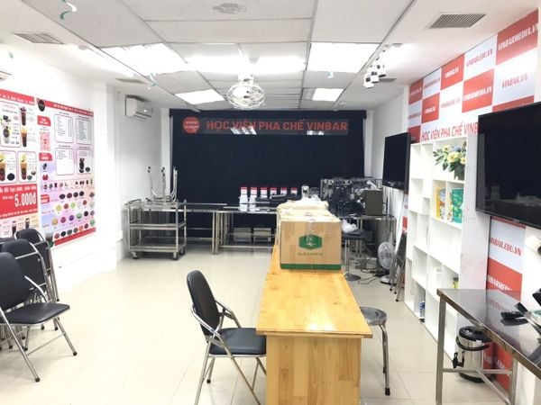 Loa Goldsound cho Viện Pha Chế, Địa chỉ: Quận Bình Thạnh, TP Hồ Chí Minh, Amply 4 - 6 vùng âm lượng, loa được thiết kế riêng cho quán, bật lớn không tạp âm, miễn phí công lắp đặt, bảo hành dài hạn 5 năm.