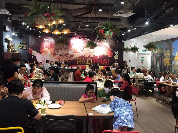 Loa nhà hàng Goldsound lắp đặt âm thanh cho Padthai Vietnam, Q Bình Thạnh, Tp HCM,  Amply 4 - 6 vùng âm lượng, loa được thiết kế riêng cho quán, bật lớn không tạp âm, miễn phí công lắp đặt, bảo hành dài hạn 5 năm.