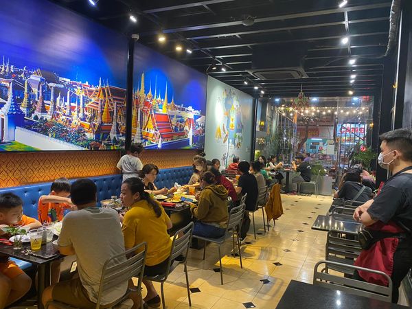 Loa nhà hàng Goldsound lắp đặt âm thanh cho Padthai Vietnam, Q Bình Thạnh, Tp HCM,  Amply 4 - 6 vùng âm lượng, loa được thiết kế riêng cho quán, bật lớn không tạp âm, miễn phí công lắp đặt, bảo hành dài hạn 5 năm.