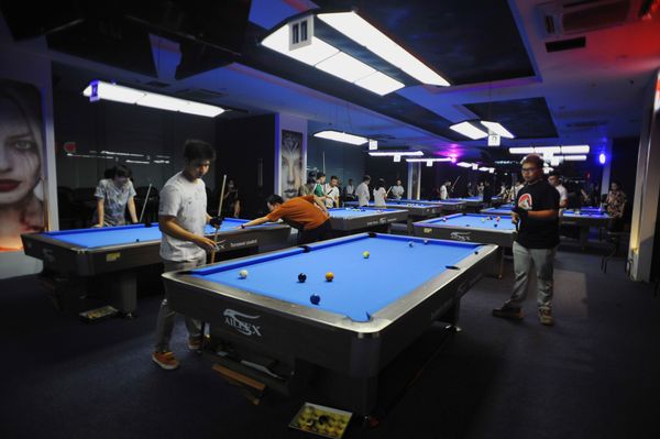 Lắp đặt âm thanh cho Clb bida BROS POOL HALL, Amply 4 - 6 vùng âm lượng, loa được thiết kế riêng cho quán, bật lớn không tạp âm, miễn phí công lắp đặt, bảo hành dài hạn 5 năm.