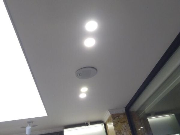 Loa Goldsound cho 1900 Hair Salon, amply 2 kênh 380w, bluetooth 5.0, loa VAT38-38w, loa được thiết kế riêng cho quán, bật lớn không tạp âm, miễn phí công lắp đặt, bảo hành dài hạn 5 năm