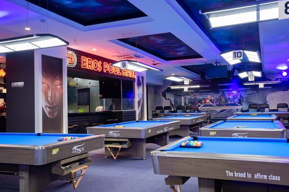 Lắp đặt âm thanh cho Clb bida BROS POOL HALL, Amply 4 - 6 vùng âm lượng, loa được thiết kế riêng cho quán, bật lớn không tạp âm, miễn phí công lắp đặt, bảo hành dài hạn 5 năm.