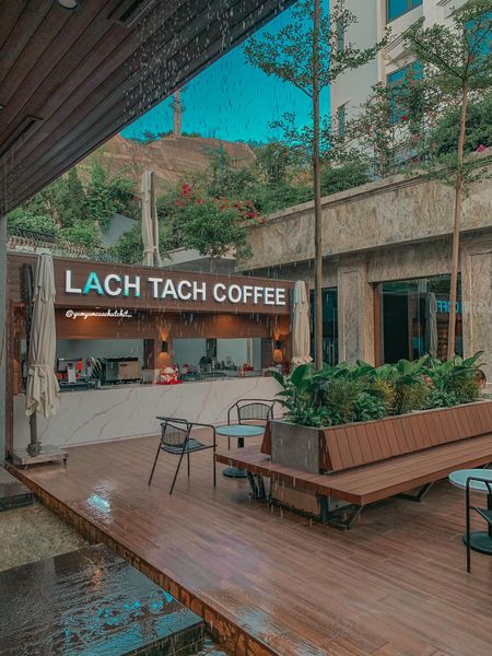 Loa Goldsound cho Lách Tách Cafe - Hạ Long, Amply 4 - 6 vùng âm lượng, loa được thiết kế riêng cho quán, bật lớn không tạp âm, miễn phí công lắp đặt, bảo hành dài hạn 5 năm.